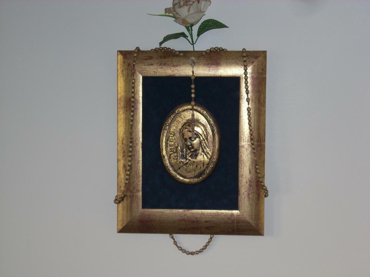 Bed and Breakfast Golden Rose House Knock  Exterior foto
